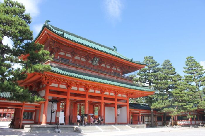 Front gate of the Heian jingu Shrine in Kyoto, Japan