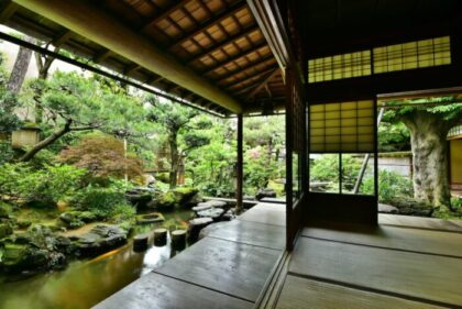 Kanazawa, Ishikawa | Unique Japanese traditions such as tea ceremony, Noh drama, gold leaf, etc