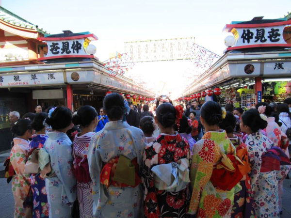 Kimono ladies in Asakusa