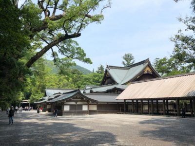 Building of the Ise Jingu shrine in Mie, Japan. This picture is part of our travel guide.
