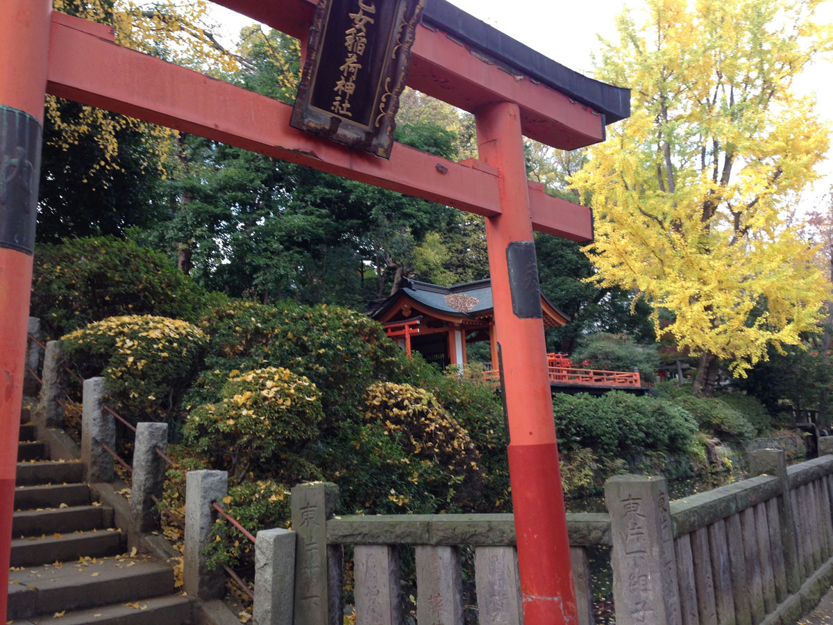 nezu shrine tokyo