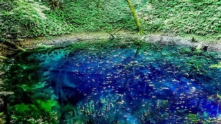 Juniko Lakes, Aomori | Beautiful cobalt blue pond
