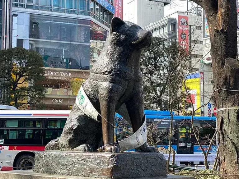 Hachiko statue