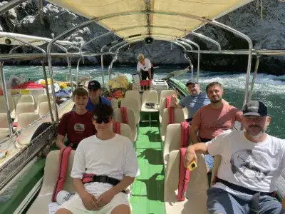 Shoot-in-Iya-Gorge-cruise | Japan City Tour | Travel agency in Tokyo