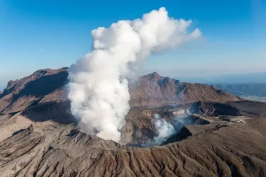 Mount Aso, Kumamoto | One of the world’s largest calderas and beautiful mountain scenery