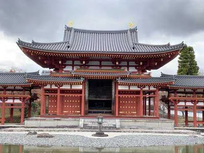 Byodo-in temple with water in Uji Japan