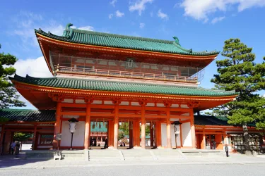Front gate of the Heian jingu Shrine in Kyoto, Japan