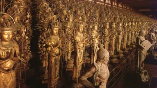 Sanjusangendo, Kyoto | Thousand golden-colored statues of the Avalokitesvara Bodhisattva