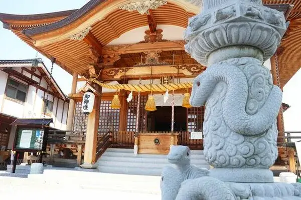 iwakuni white snake shrine