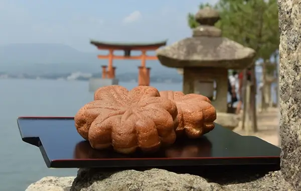 momiji manju, miyajima